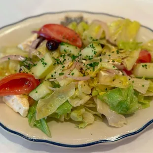 Iceberg Salad Tomato, Onion, Cucumber, Olive &amp; Feta