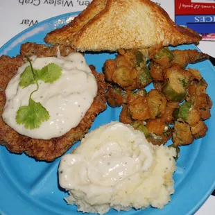 Chicken fried steak w/ mashed potatoes and fried okras!