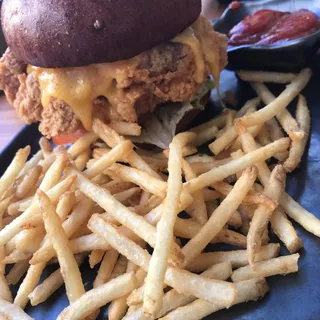 Fried Chicken Sandwich (Lunch Only)