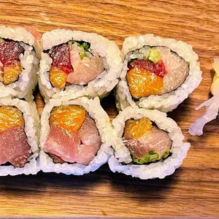 3 fish sushi