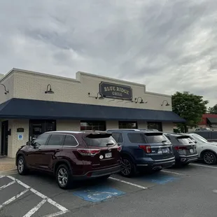 It can be tough to find the place unless you know where it is or are using maps. It's tucked away a bit.