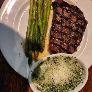 Ribeye Steak with asparagus and creamed spinach