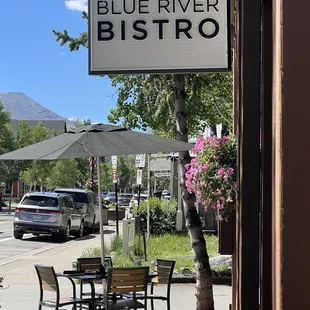 Here's the cute table that was "reserved" and empty the entire time we were here.