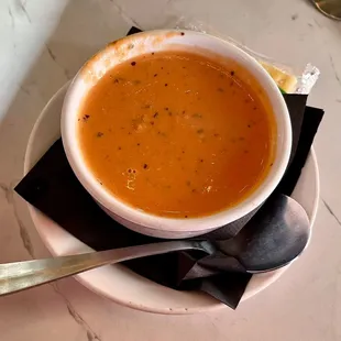 Cream of Tomato Basil Soup