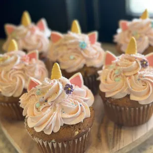 food, cupcakes, dessert