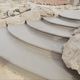 Bull nose cantilever steps