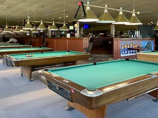 Rack'em Pub & Billiards