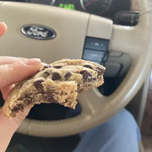 Ideal chocolate chip cookie!
