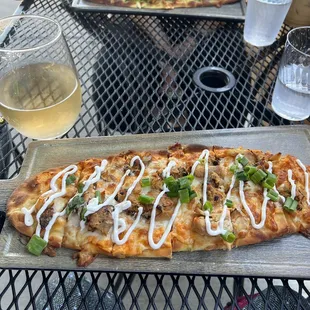 Buffalo chicken flat bread