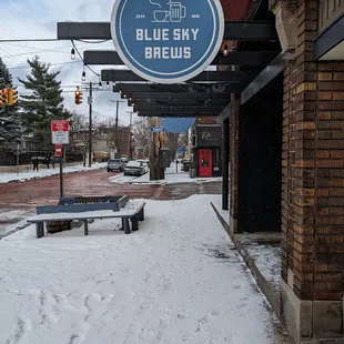 Very cool little shop. Delicious pour over, reasonably priced, and fear service. The baked goods looked excellent but I didn't indulge.
