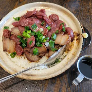 chinese sausage &amp; chinese bacon house&apos;s clay pot rice (small)