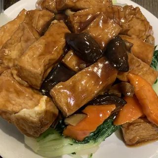 Braised Tofu with Black Mushroom