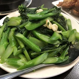 Sauteed Chinese Broccoli with Garlic