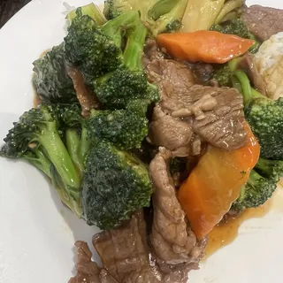 Broccoli Beef Rice Plate