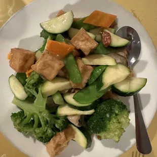 Bean curd with mixed vegetables with white sauce