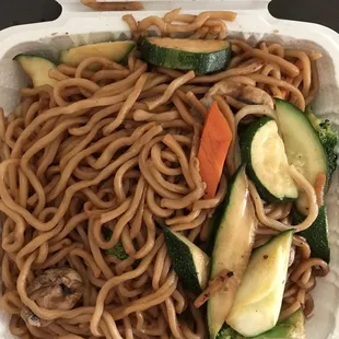 Vegetables Chow Mein: well cooked, light flavor, not oily