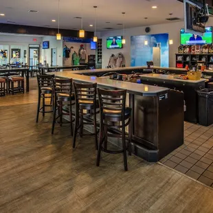 the bar and dining area