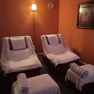 This is one of the setups they had for foot massages