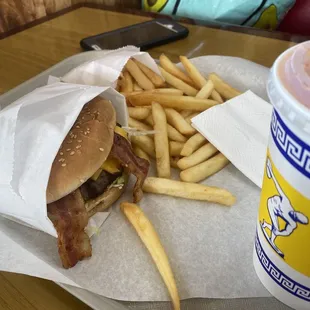 Bacon Cheeseburger Combo with a side of Thousand Island.
