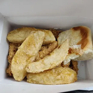 6 Tenders you can&apos;t see because of those 3 huge logs (large, steak-cut French fries)