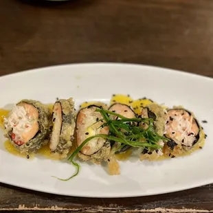 HAWAIIAN ROLL - tempura fried, mango, salmon, crab mix, mango sauce