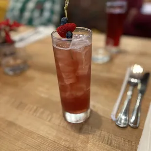 Hibiscus ginger beer cocktail