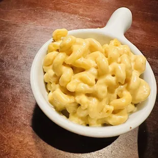 The best cheesiest Mac and cheese ever! Serves hot and creamy