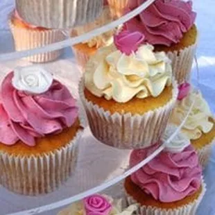 Cupcakes on tiered stand