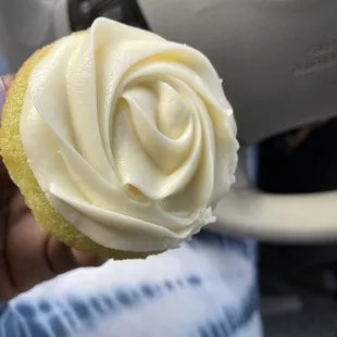 Pistachio flavored cupcake 05/21