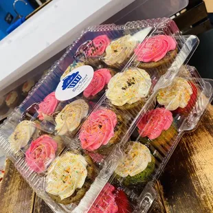 09/25/20 two dozen variety cupcakes