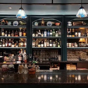 How pretty is the bar...