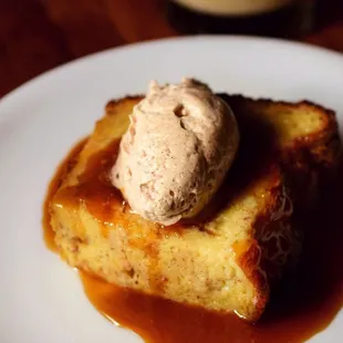 Caramel Cinnamon Bread Pudding