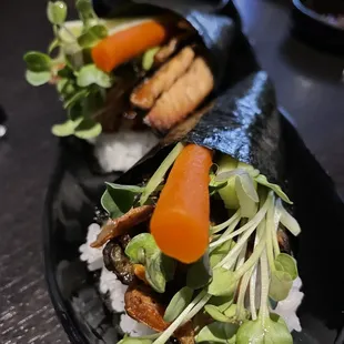Salmon skin hand roll