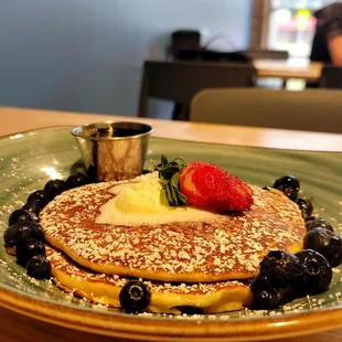 a plate of pancakes