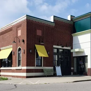 Storefront for Blueberry Hill East Washington