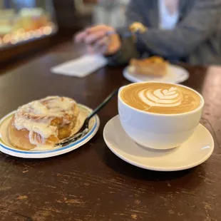 Great little coffee spot with excellent drinks and even better pastries! The cream cheese frosting cinnamon roll is to die for.