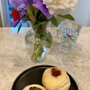 Chocolate chip scone and strawberry scone