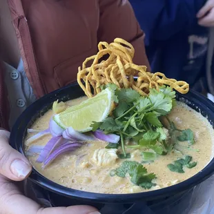 Curry noodles with chicken (daily special)