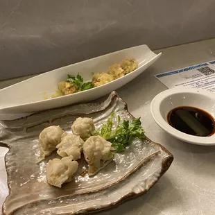 Oysters tempura and shumai