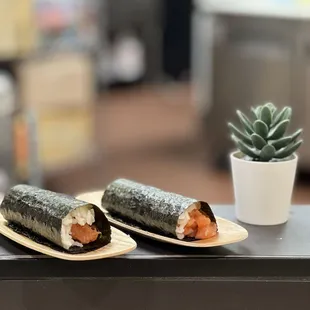 Salmon roll
