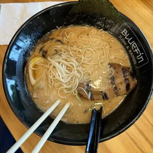 Black tonkatsu ramen