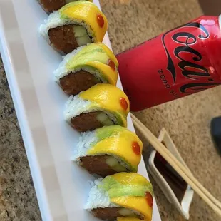 Mango-avocado roll
