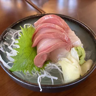 Hamachi Sashimi