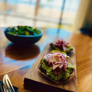 Avocado Tostada (vegan style)