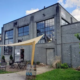 Storefront for Bluegrass Distillers