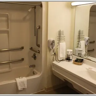 Clean Bathrooms at Bluegrass Extended Stay