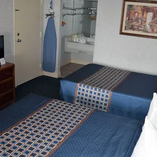 2-Room Suite Bedroom