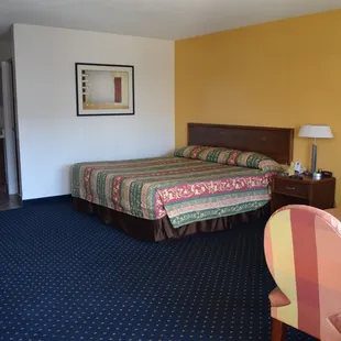 Deluxe Smoking King Jacuzzi Room