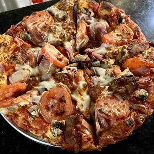 The Ms. Piggy: bacon, ham, mushrooms and tomatoes. DELISH!