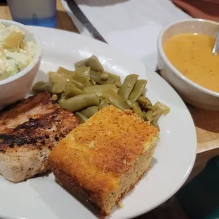 Grilled Mahi w/ lobster bisque